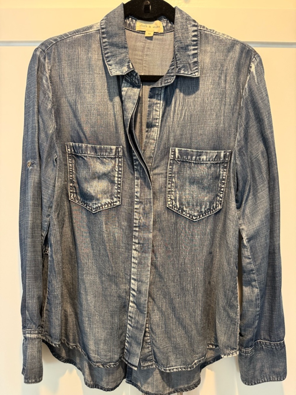 cloth & stone Distressed Lightweight Blue Denim Shirt Size Medium